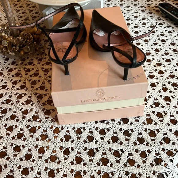 Beautiful sexy ankle strap black leather pointy heel - Picture 3 of 5